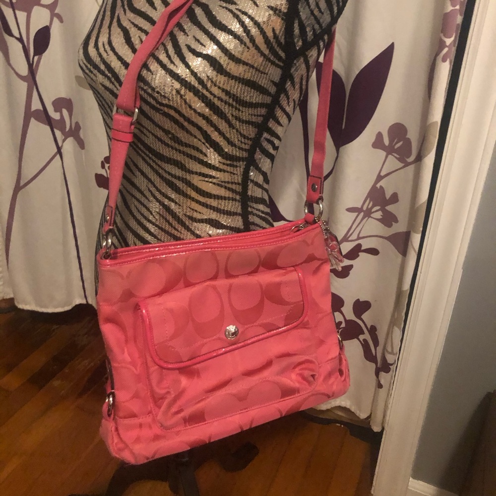 Pink classic canvas cs coach bag w/ shoulder strap